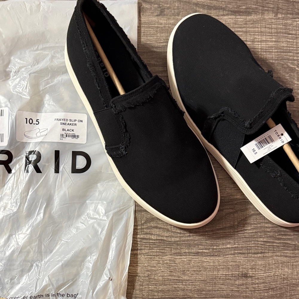 NWT/NIB Torrid Black Frayed Slip-On Sneakers 10.5